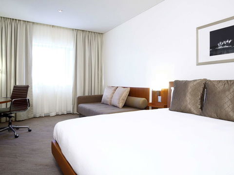 Novotel Canberra - Broome Tourism 0