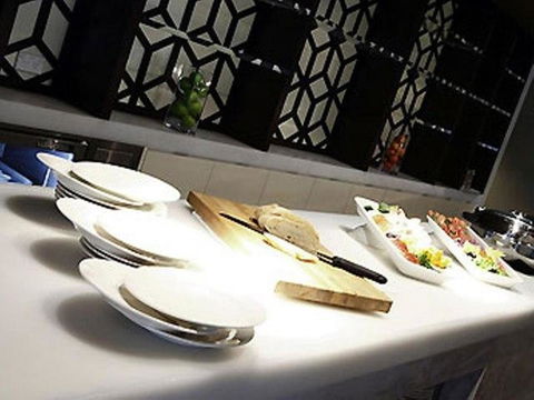 Novotel Canberra - Broome Tourism 30
