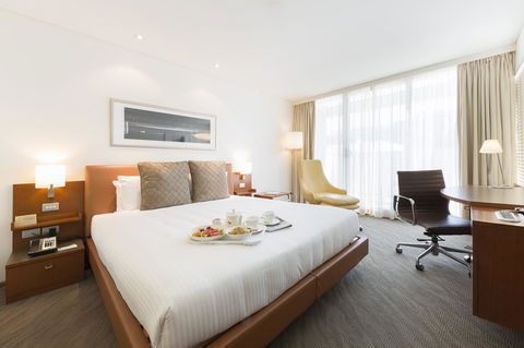 Novotel Canberra - Broome Tourism 7