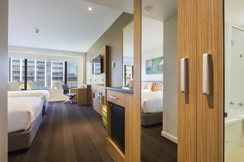 Crowne Plaza Canberra, An IHG Hotel - Broome Tourism 23
