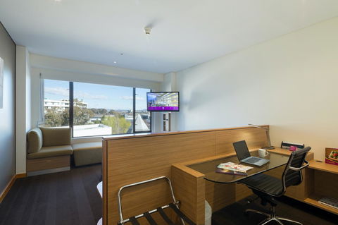 Crowne Plaza Canberra, An IHG Hotel - Broome Tourism 15
