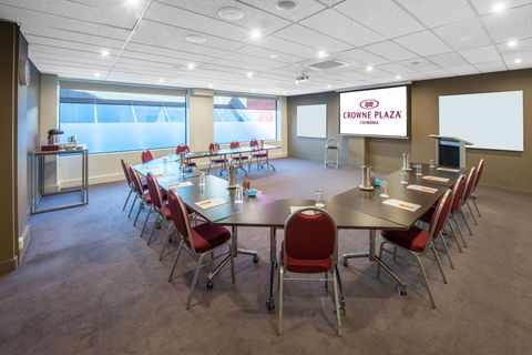 Crowne Plaza Canberra, An IHG Hotel - Broome Tourism 8