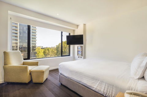 Crowne Plaza Canberra, An IHG Hotel - Broome Tourism 21