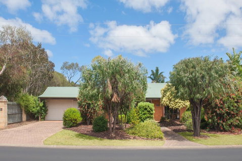Bottlebrush - Broome Tourism 0