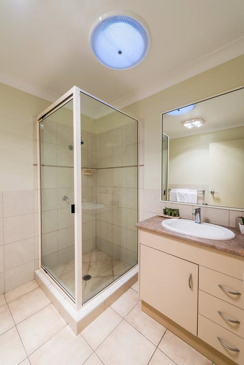 Bottletree Apartments On Bridge - Broome Tourism 3