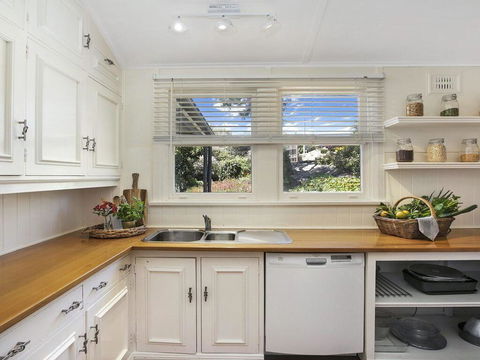 Bourne Cottage - Perfect For All Seasons - Broome Tourism 2