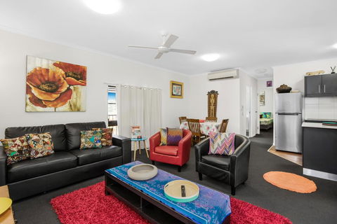 BOUTIQUE APARTMENTS BEACH LOCATION - Broome Tourism 0