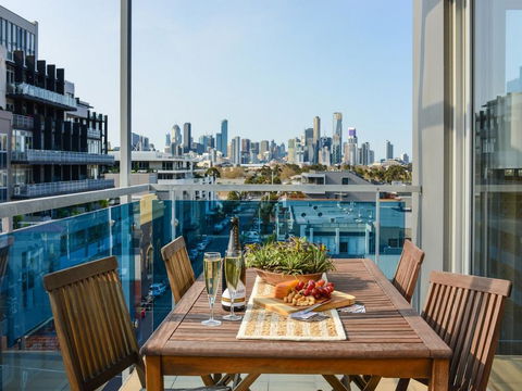 Boutique Stays - Zinc 501, Port Melbourne - Broome Tourism 0