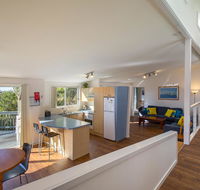 Breeze in Mollymook Beach - Broome Tourism