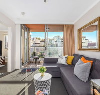 Bright Central Pad with Rooftop Pool Gym  Parking - Broome Tourism
