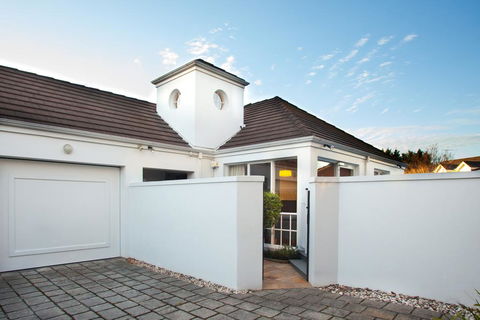 Brighton House - Broome Tourism 0