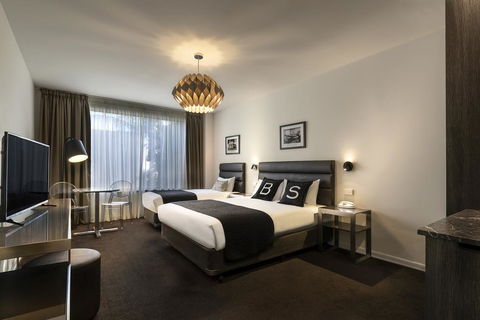 Brighton Savoy Hotel - Broome Tourism 3