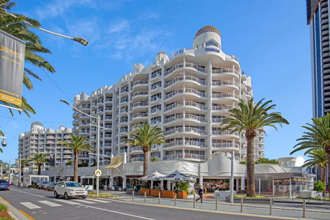 Broadbeach - Broome Tourism 1