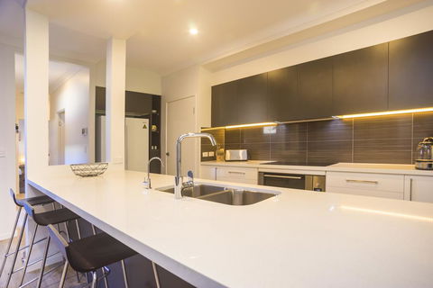 Broadwater Paradise - Broome Tourism 3