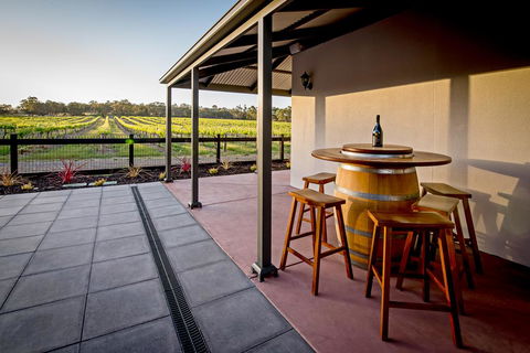 Brockenchack Vineyard Bed & Breakfast - Broome Tourism 1