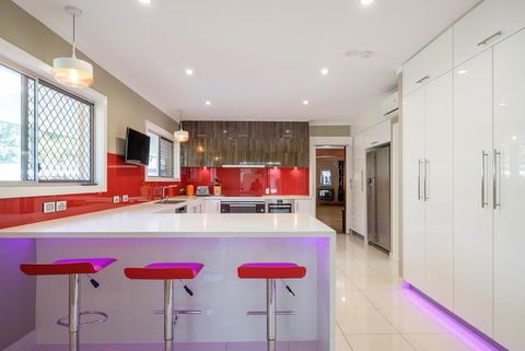 Brookfield Retreat - Large Holiday Home / Group Accommodation - Broome Tourism 3