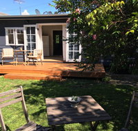 Burrill Lakeview Cottage - Broome Tourism