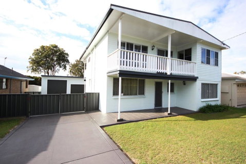 By The Beach At South West Rocks - Broome Tourism 0