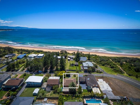 By The Sea, Culburra Beach - Broome Tourism 1