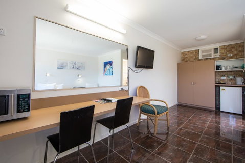Caboolture Motel - Broome Tourism 3