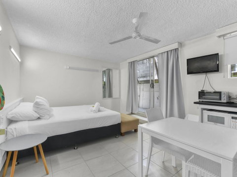Camden Motor Inn - Broome Tourism 3