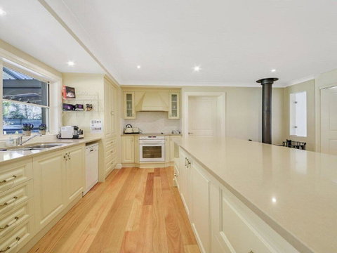 Camelot - Superbly Proportioned And Ideally Located - Broome Tourism 3