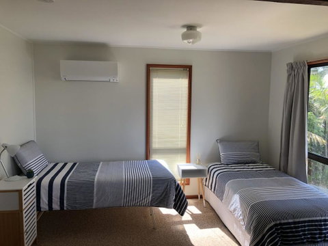 Canberra Cres 42 Burrill Lake - Broome Tourism 1