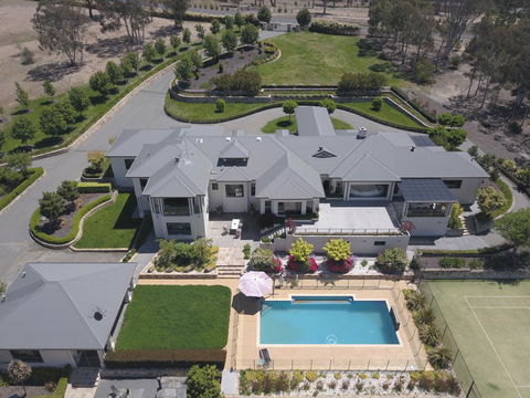Canberra Luxury Estate - Broome Tourism 0