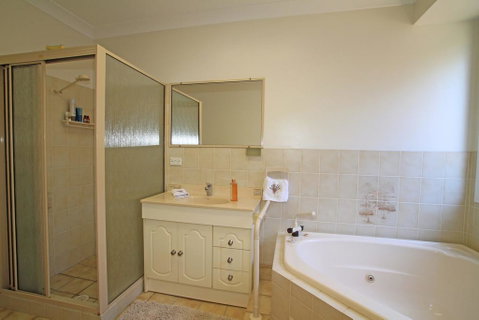Carefree On Cormorant - Broome Tourism 3