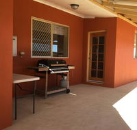 Caretakers Cottage Budget Accommodation - Broome Tourism