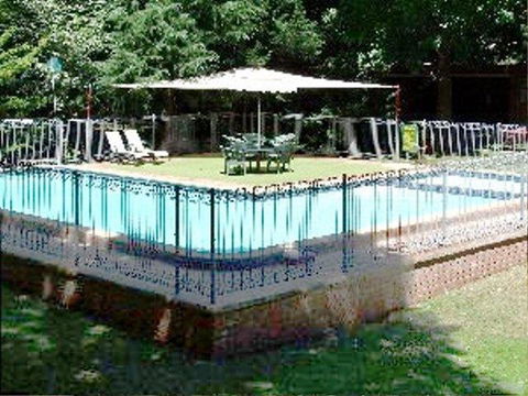 Casbak Alpine Units - Broome Tourism 2