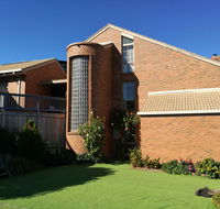 Castle stay at lakes entrance - Broome Tourism