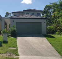 Central Gold Coast Large Modern Elevated House - Broome Tourism