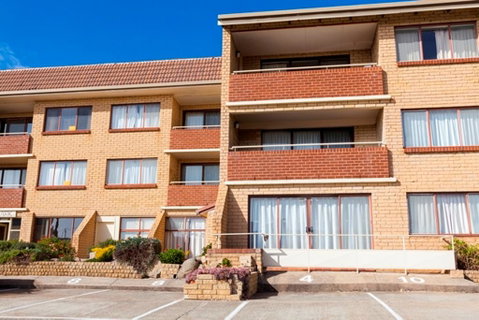 Central Park 14 - Centrally Located With Views To The Mountains - Broome Tourism 1