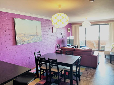 Central Park 14 - Centrally Located With Views To The Mountains - Broome Tourism 2