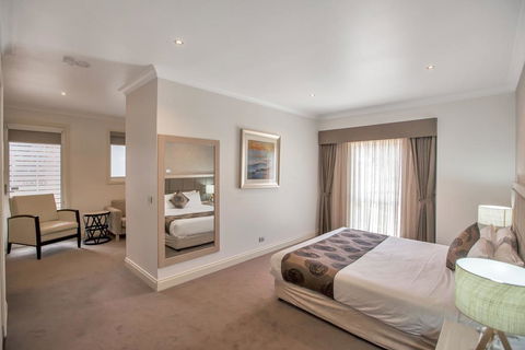 Century Inn - Broome Tourism 3
