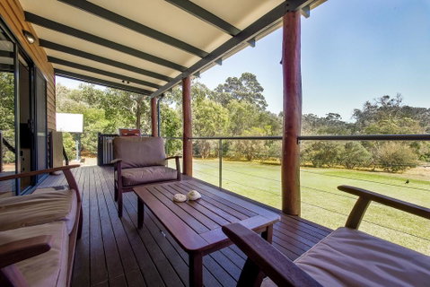 Chalet On Percheron - Broome Tourism 3