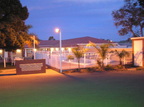 Charles Rasp Motor Inn & Cottages - Broome Tourism 0