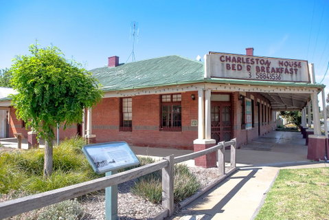 Charleston House Mathoura - Broome Tourism 1