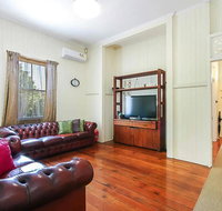 Charming Characterful Rustic-style Home Near The Gabba - Broome Tourism