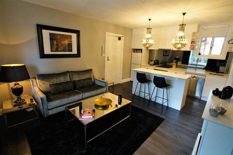 City Life Apartment-full Kitchen & Separate Bedroom - Broome Tourism 1