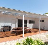 Classic Beach House in Rye - Broome Tourism
