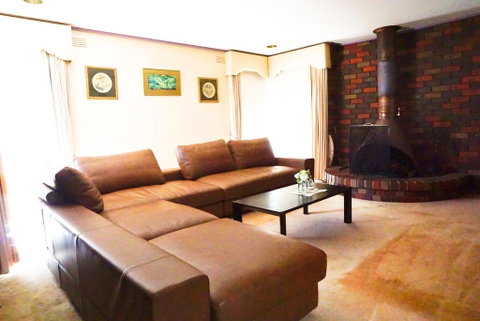 Classic Double Brick Garden House - Broome Tourism 2