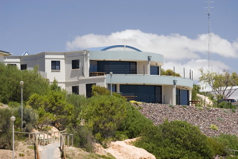 Cliff House Beachfront Villas - Broome Tourism 2