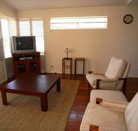 Clovelly Beach Townhouse - Broome Tourism