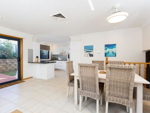 Coastal Haven @ Gerroa - Broome Tourism 1
