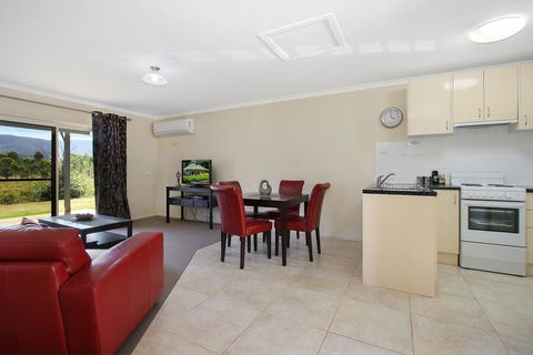 Colonial Inn Guest Rooms - Broome Tourism 0