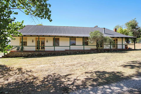 Colonial Inn Guest Rooms - Broome Tourism 2