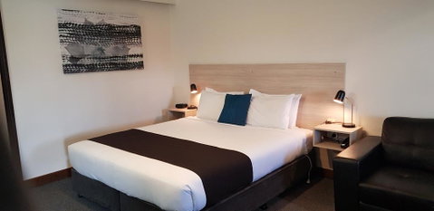 Comfort Hotel Olde Tudor - Broome Tourism 1