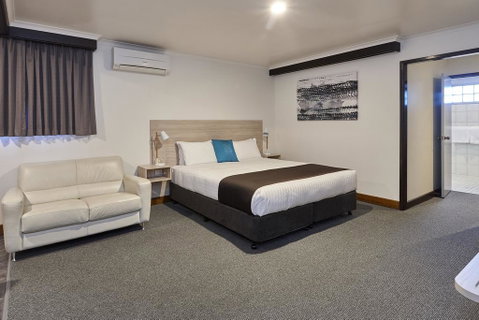 Comfort Hotel Olde Tudor - Broome Tourism 3